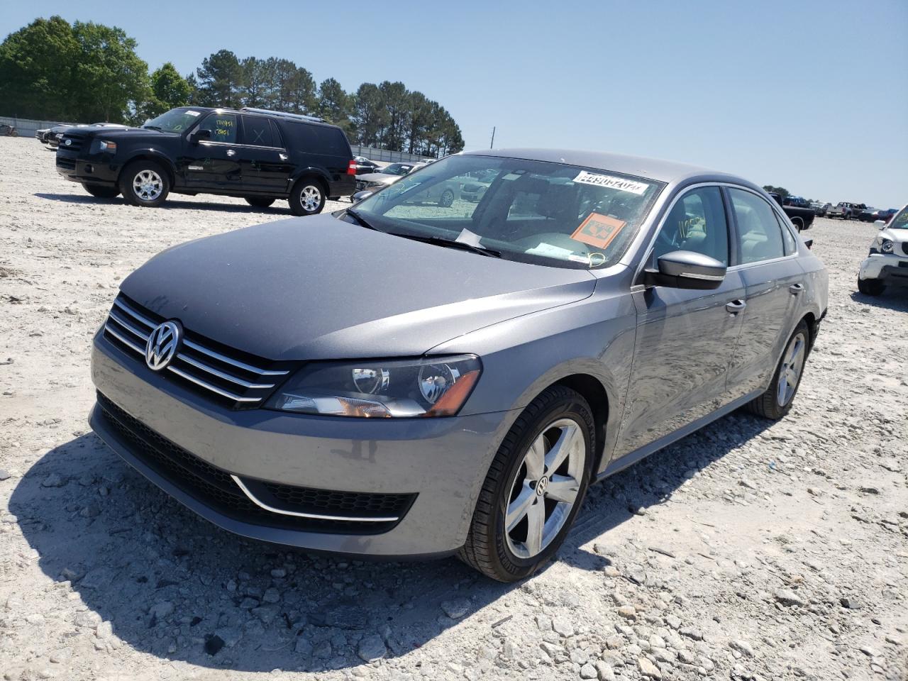 Photo 2 from auction – 2015 VOLKSWAGEN PASSAT SE with VIN 1VWBS7A39FC003763