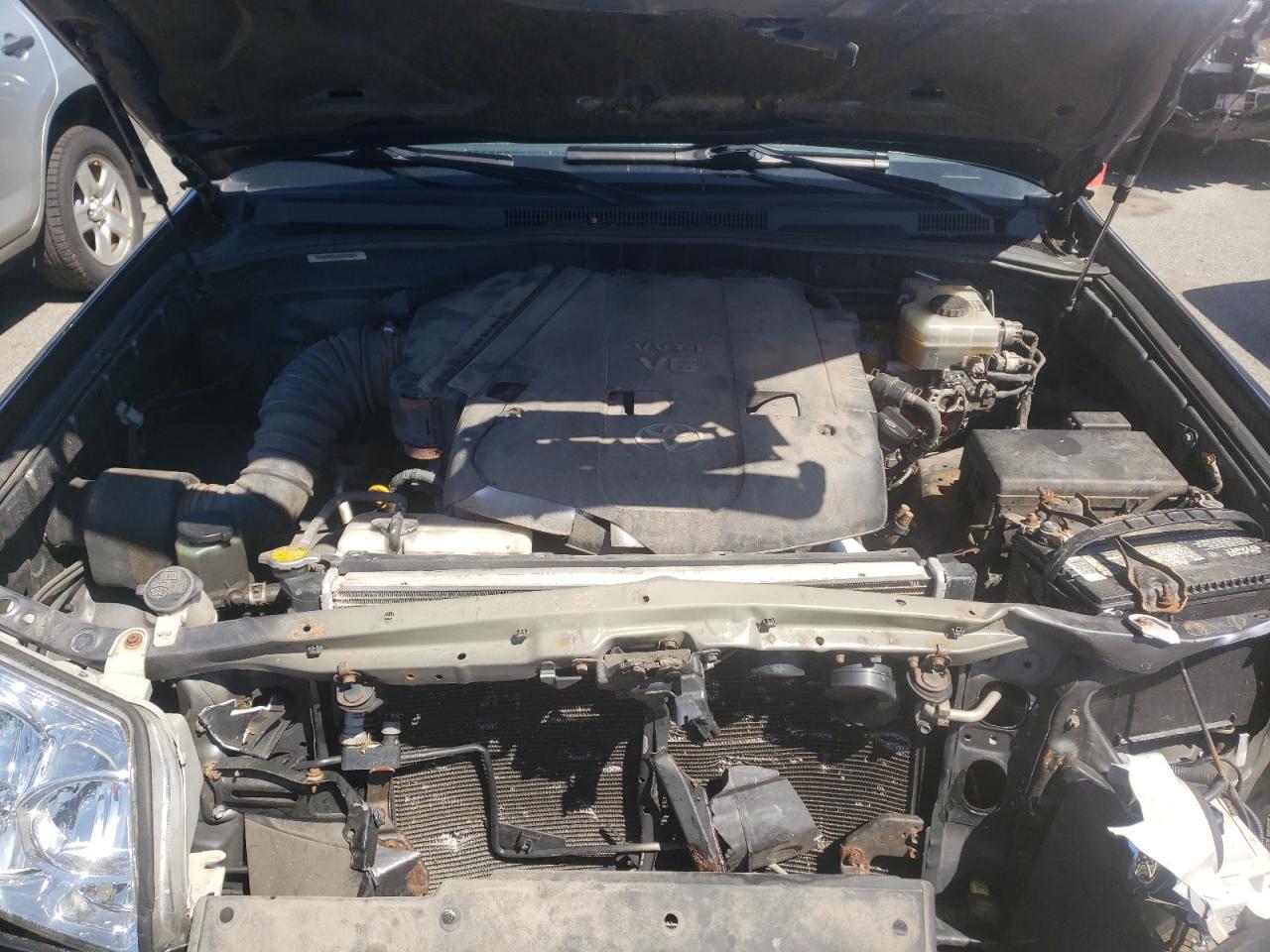 Photo 7 from auction – 2004 TOYOTA 4RUNNER SR with VIN JTEBU14R048025608