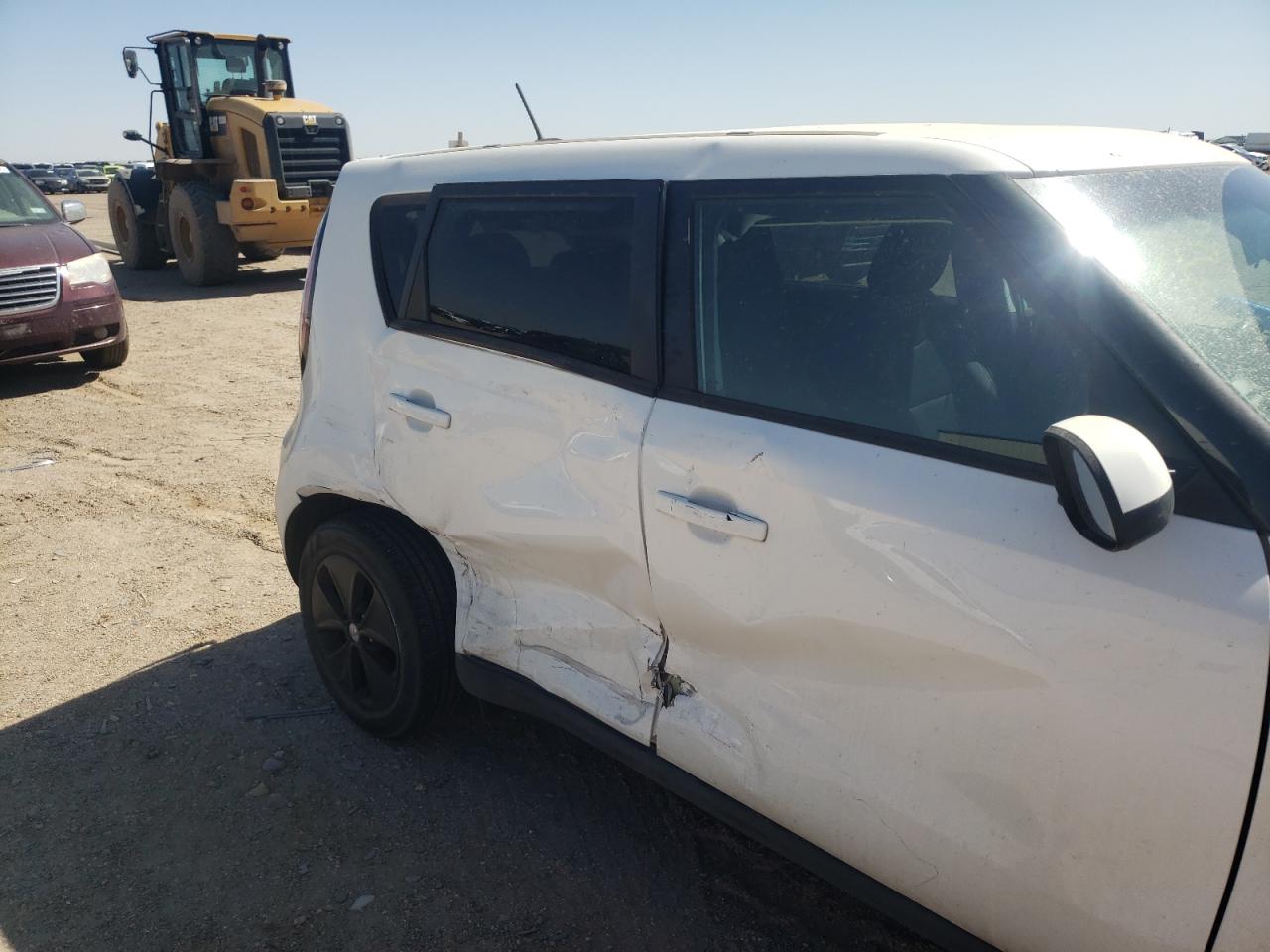 Photo 9 from auction – 2015 KIA SOUL with VIN KNDJN2A20F7177066