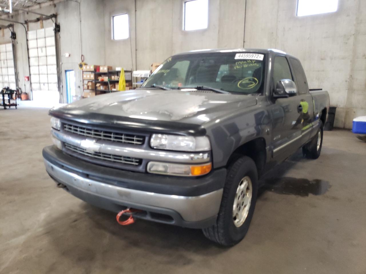 Photo 2 from auction – 2000 CHEVROLET SILVERADO with VIN 1GCEK19T0YE295442