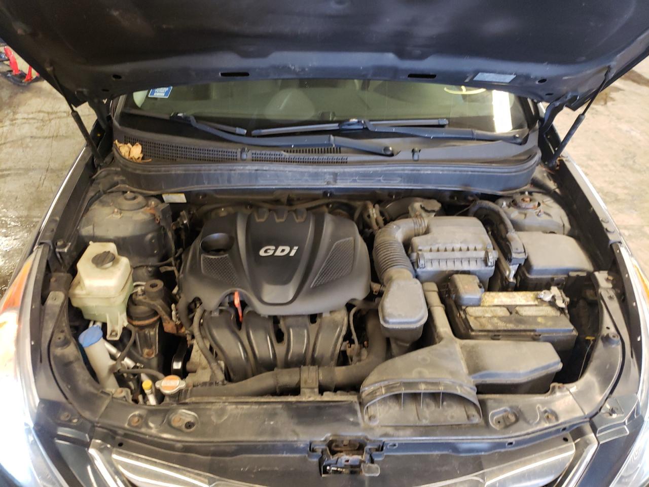 Photo 7 from auction – 2011 HYUNDAI SONATA SE with VIN 5NPEC4AC4BH131502