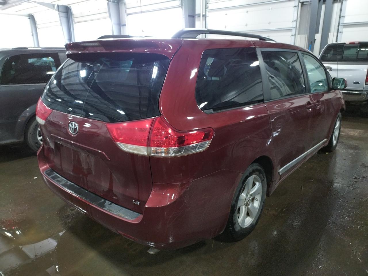 Photo 4 from auction – 2014 TOYOTA SIENNA LE with VIN 5TDKK3DC7ES460494