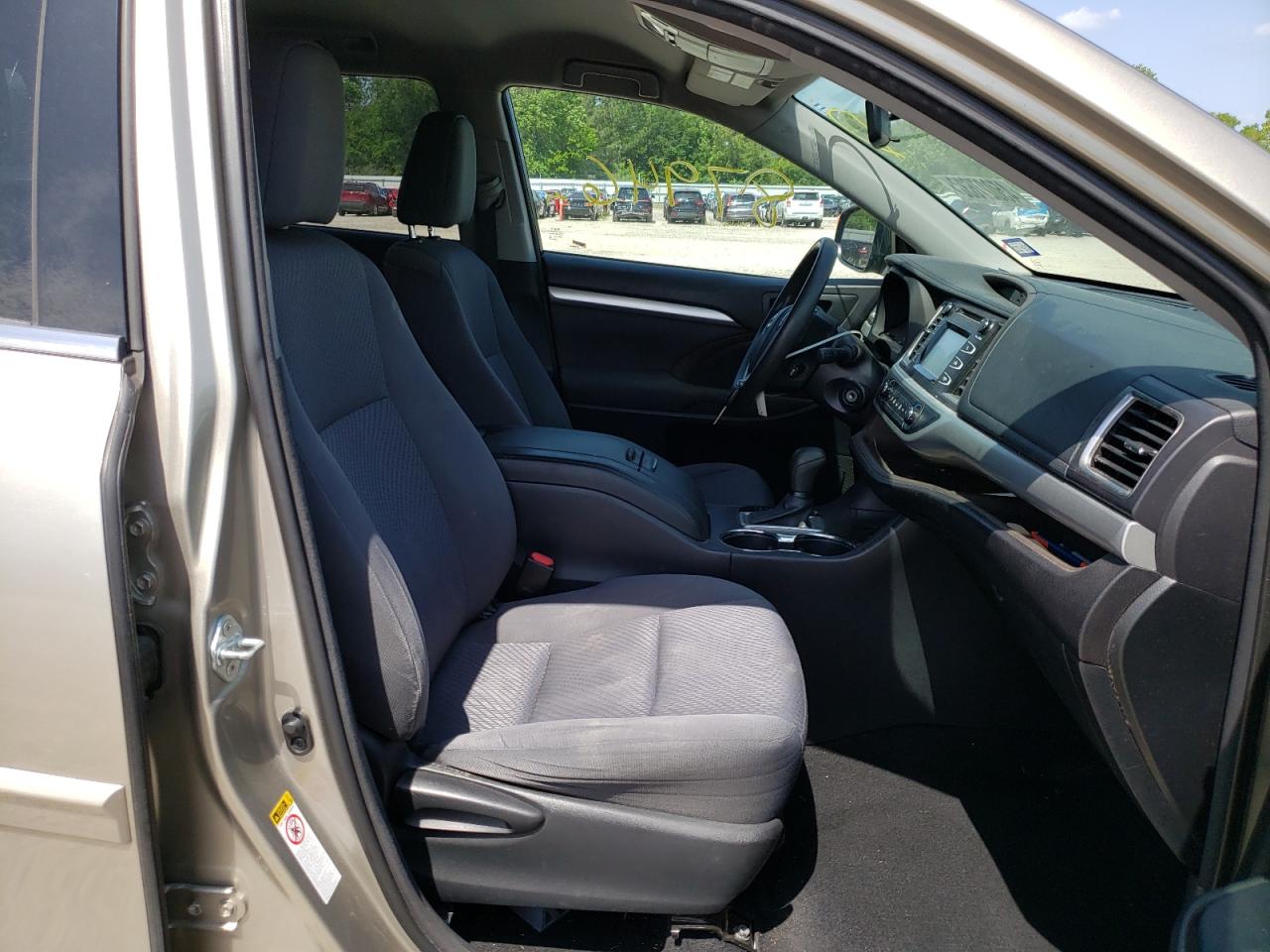 Photo 5 from auction – 2014 TOYOTA HIGHLANDER with VIN 5TDZKRFH8ES007866