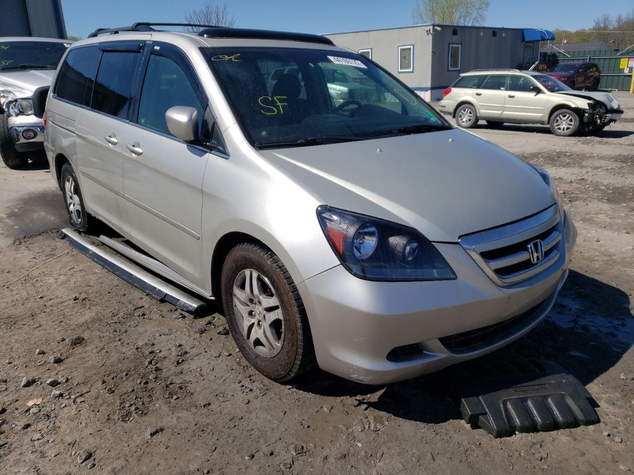 HONDA ODYSSEY EX 2005 with VIN 5FNRL38715B011650 - Photo from auction