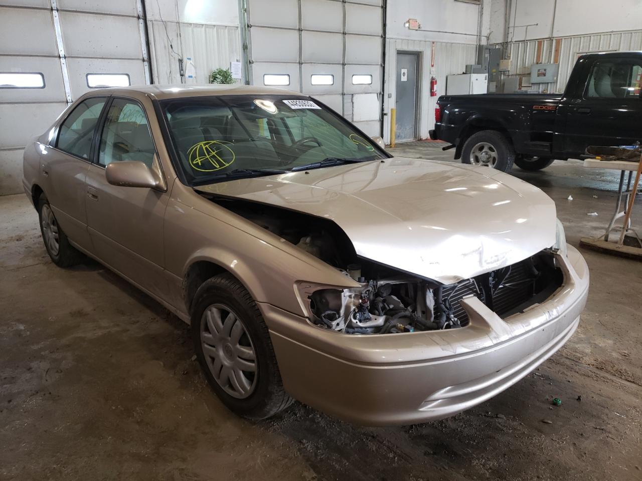 TOYOTA CAMRY CE 2001 with VIN 4T1BG22K91U808562 - Photo from auction