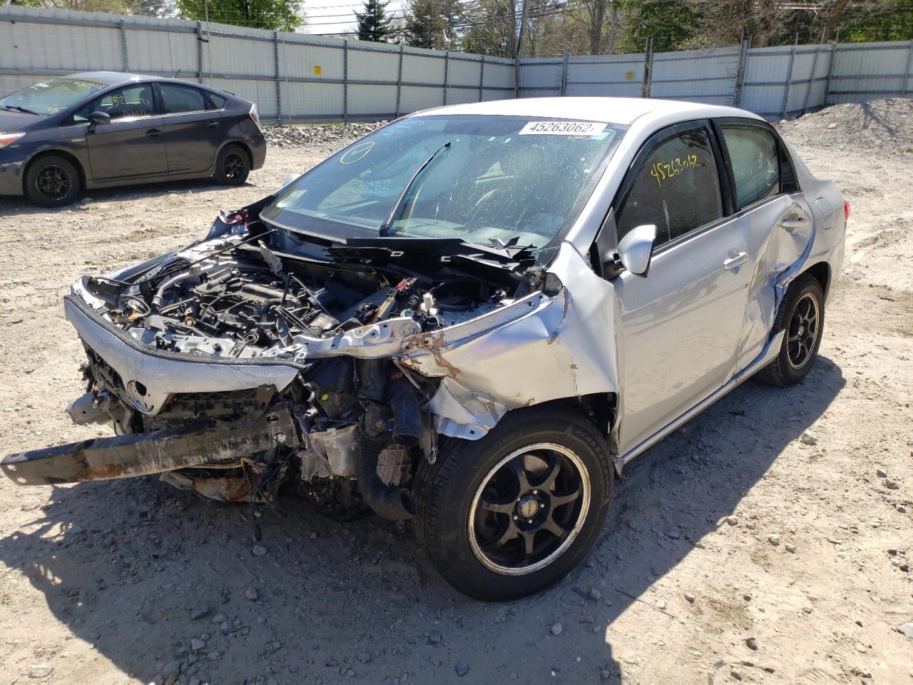 Photo 12 from auction – 2011 TOYOTA COROLLA with VIN JTDBU4EE2BJ096641