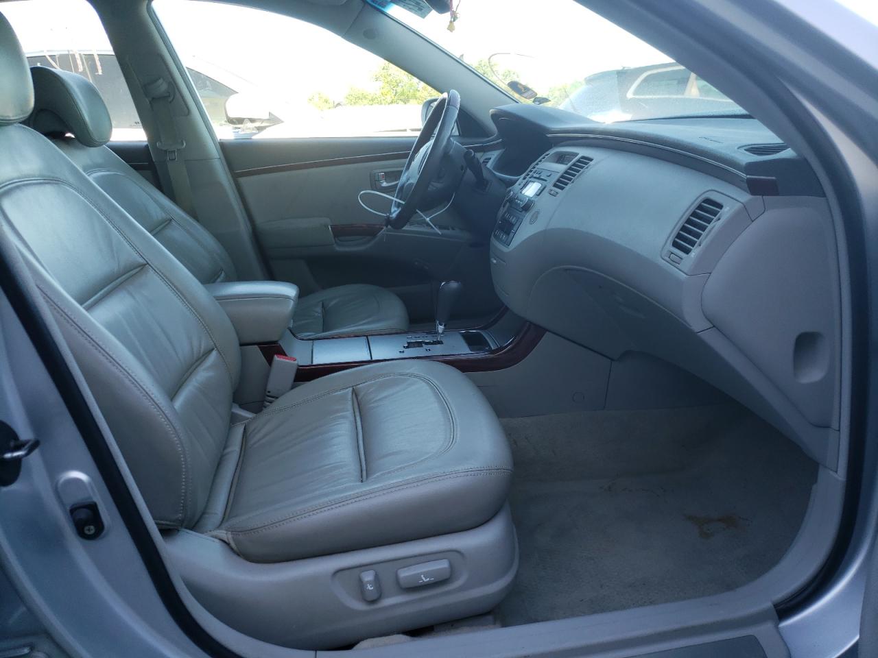 Photo 5 from auction – 2007 HYUNDAI AZERA SE with VIN KMHFC46F17A189102