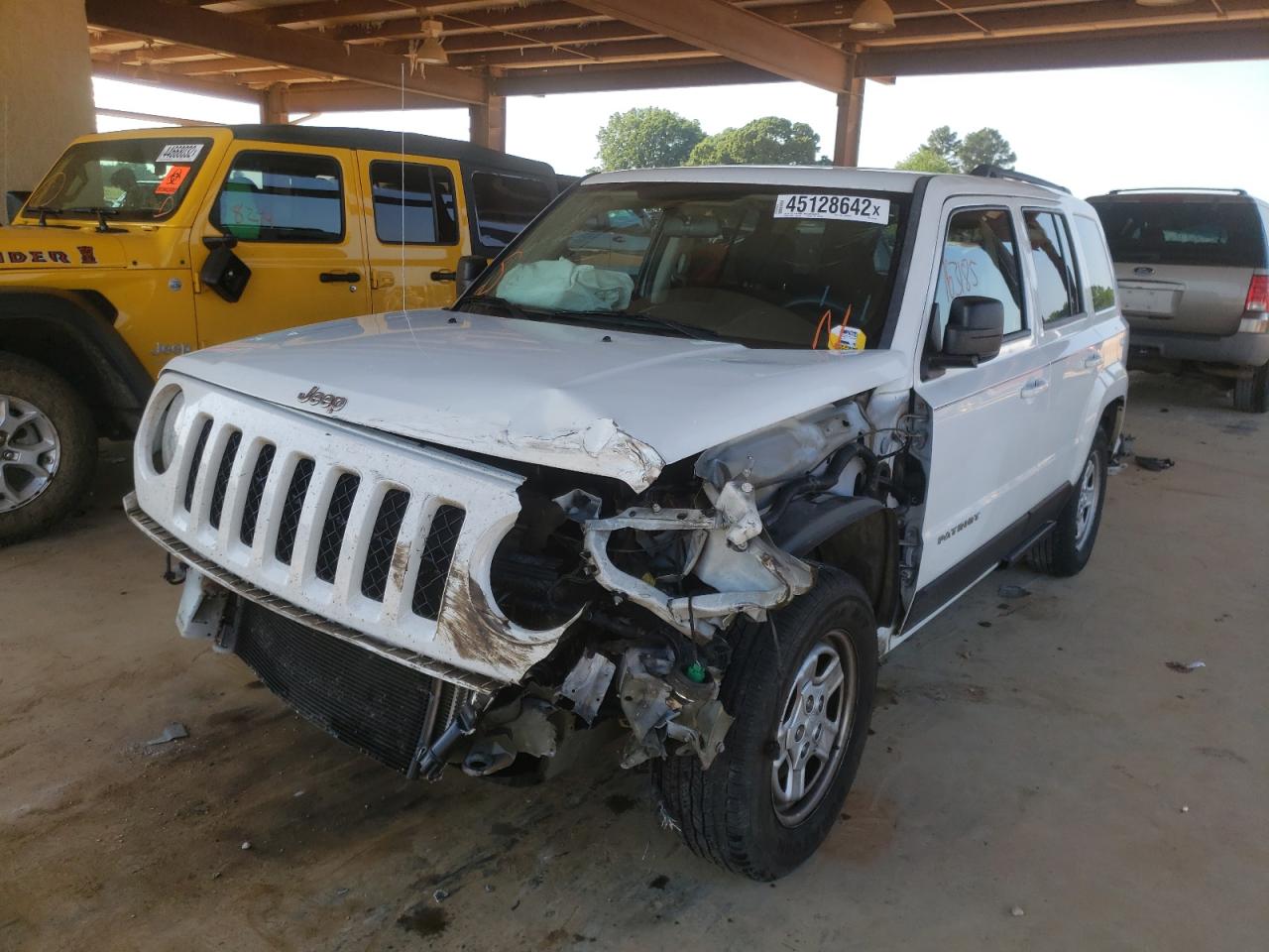 Photo 2 from auction – 2015 JEEP PATRIOT SP with VIN 1C4NJPBB1FD431149