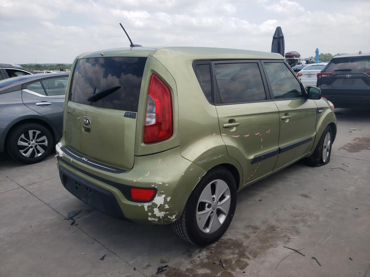 Photo 4 from auction – 2012 KIA SOUL with VIN KNDJT2A5XC7407062