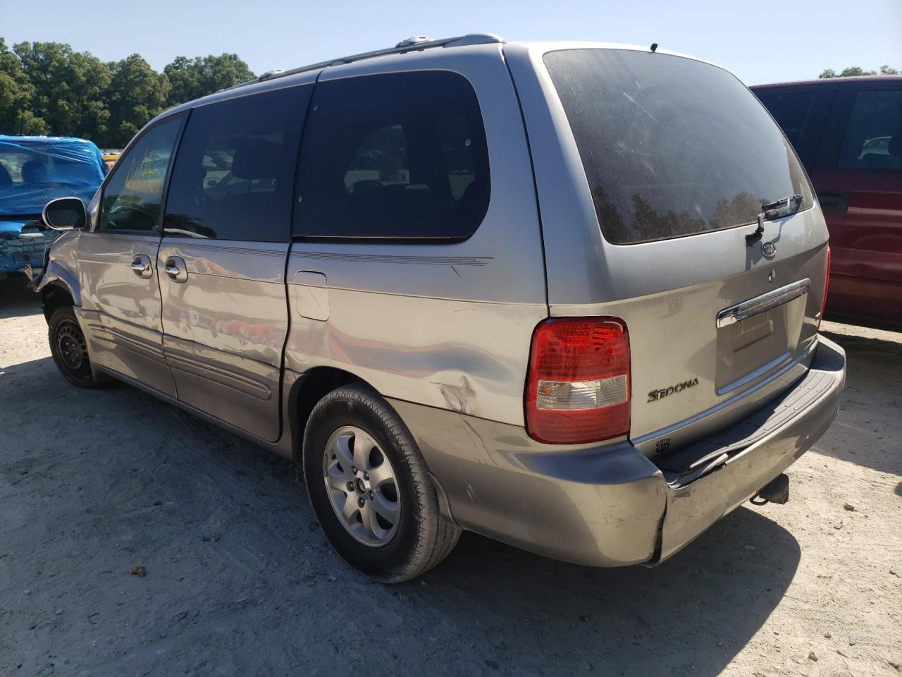 Photo 3 from auction – 2004 KIA SEDONA EX with VIN KNDUP131546561952