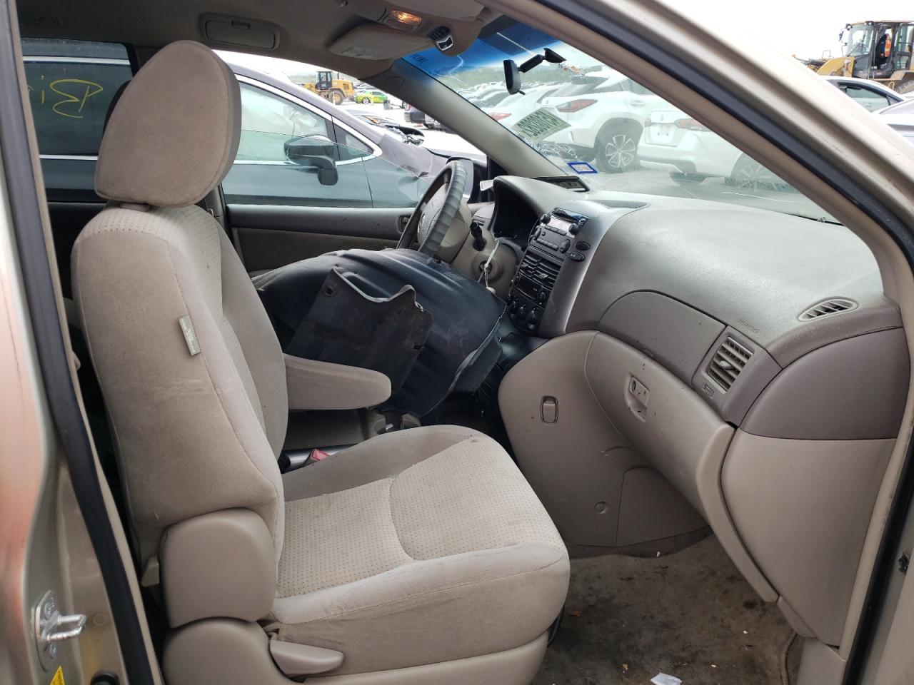 Photo 5 from auction – 2010 TOYOTA SIENNA CE with VIN 5TDKK4CCXAS328833