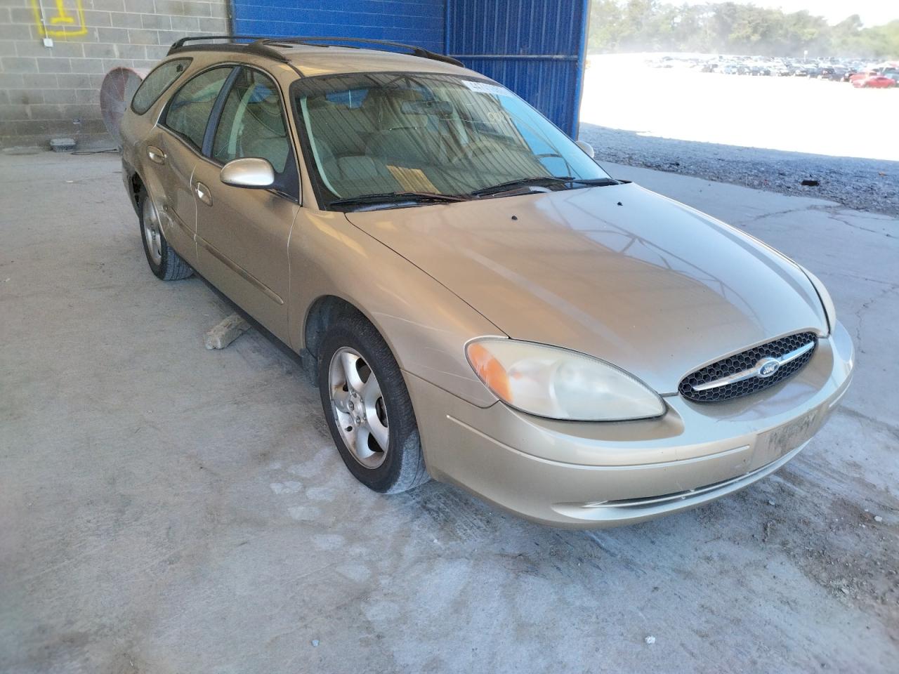 FORD TAURUS SE 2000 with VIN 1FAFP58U8YG113942 - Photo from auction