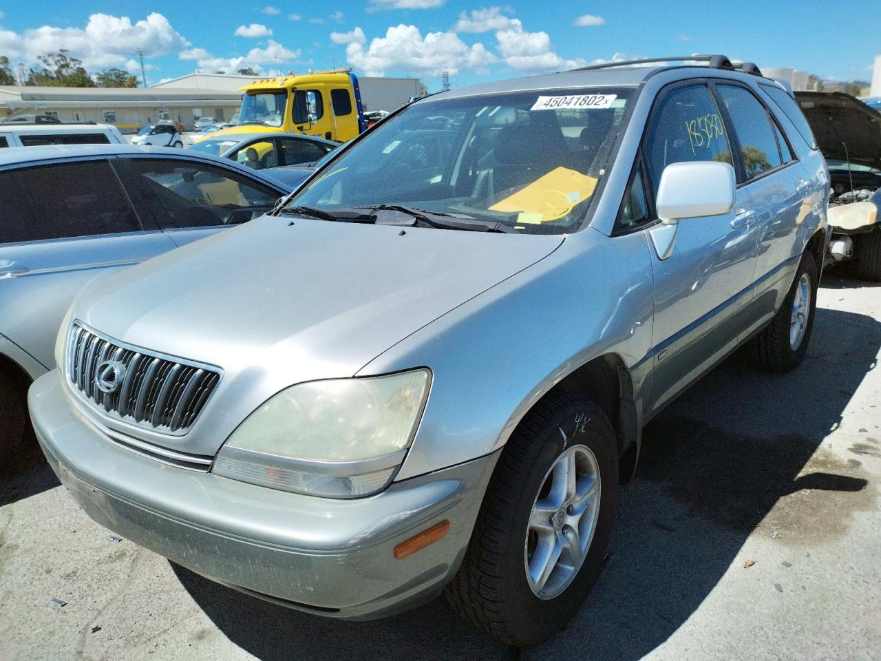 Photo 2 from auction – 2001 LEXUS RX 300 with VIN JTJHF10U410184318