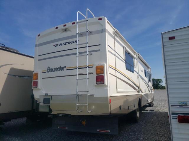 Photo 4 from auction – 2005 FLEETWOOD BOUNDER with VIN 5B4MP67G153408943