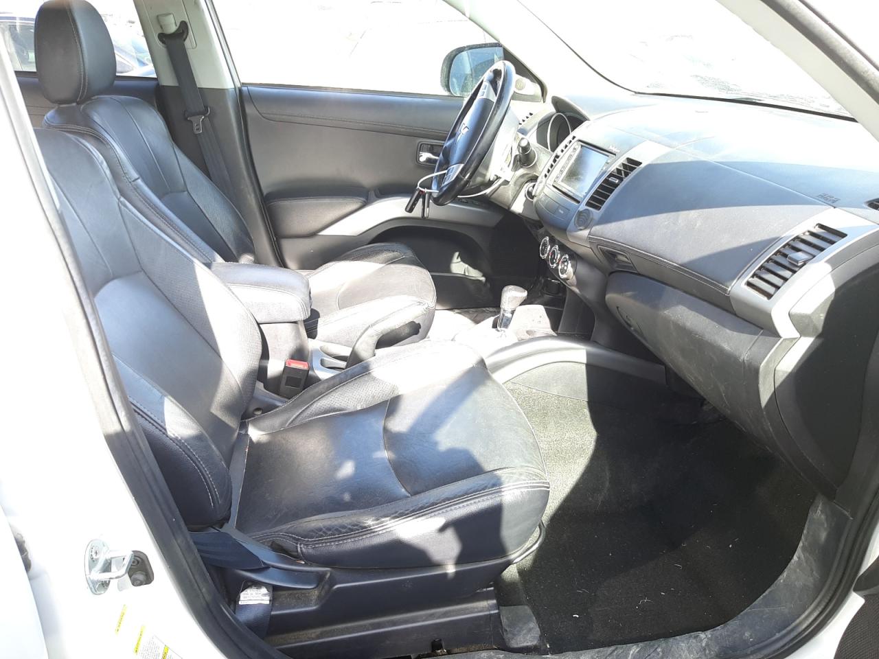 Photo 5 from auction – 2010 MITSUBISHI OUTLANDER with VIN JA4JT5AX5AZ002497