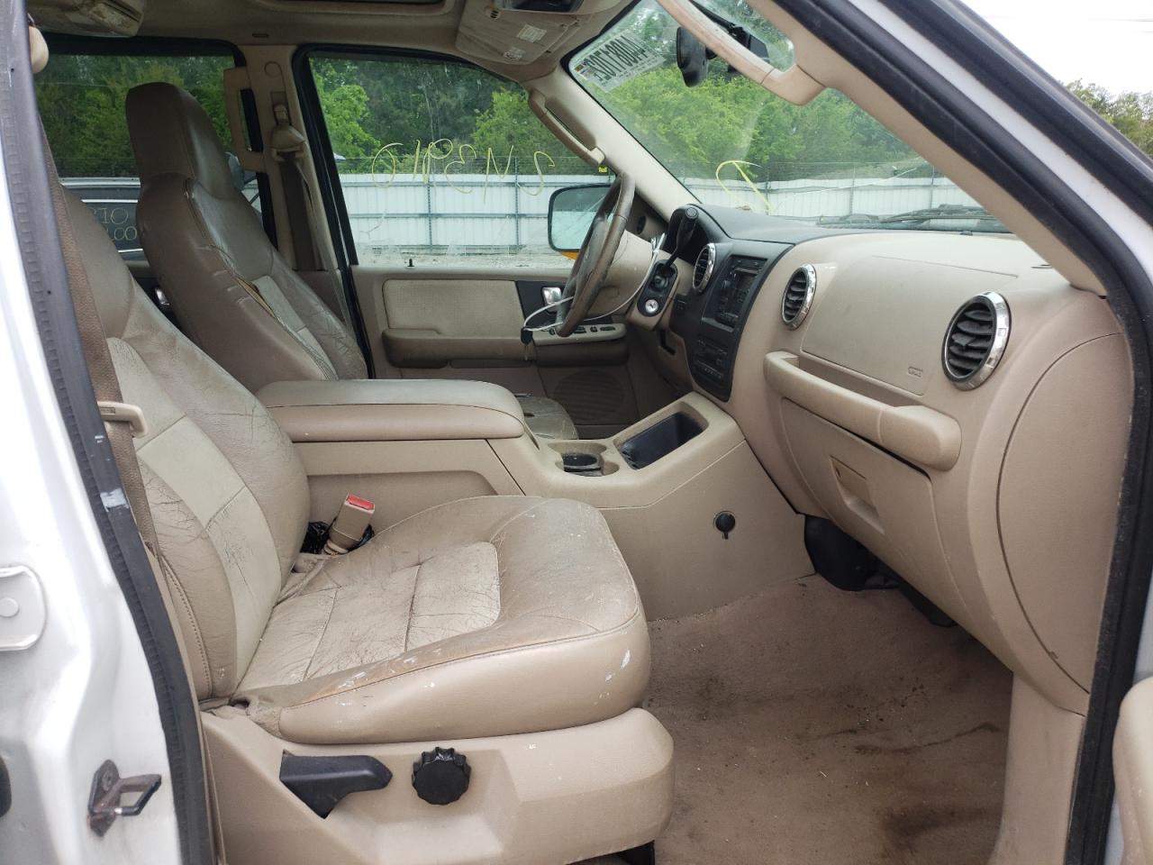 Photo 15 from auction – 2004 FORD EXPEDITION with VIN 1FMFU17L34LA79961
