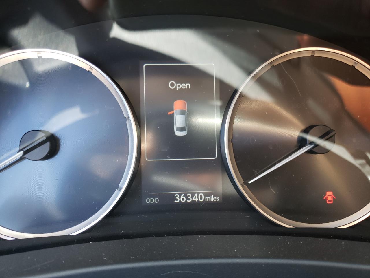 Photo 8 from auction – 2020 LEXUS IS300 with VIN JTHAA1D26L5101861
