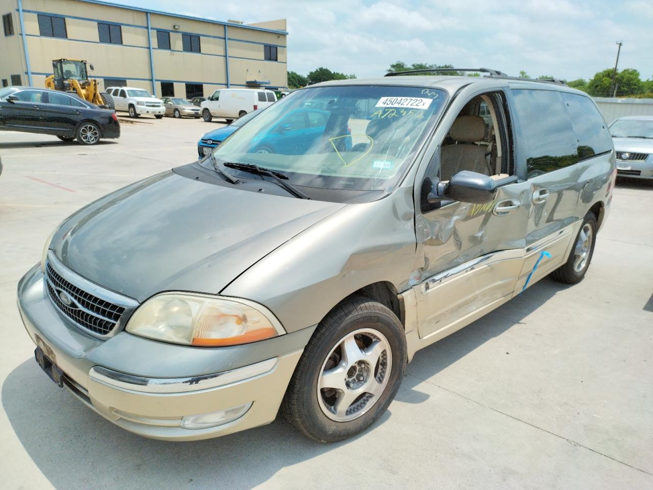Photo 2 from auction – 2000 FORD WINDSTAR with VIN 2FMDA5344YBA72352