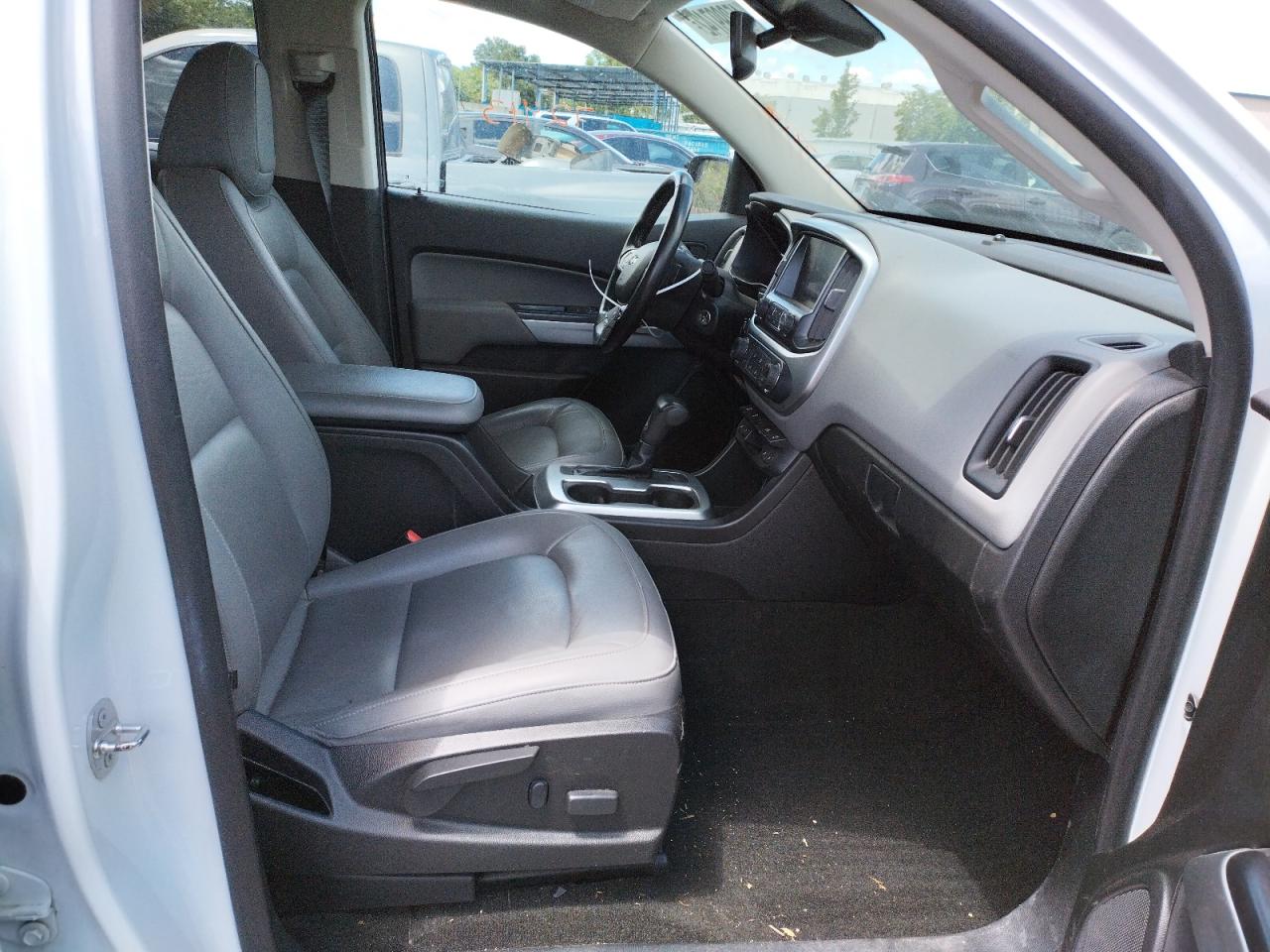 Photo 5 from auction – 2017 CHEVROLET COLORADO L with VIN 1GCPTCE16H1189784