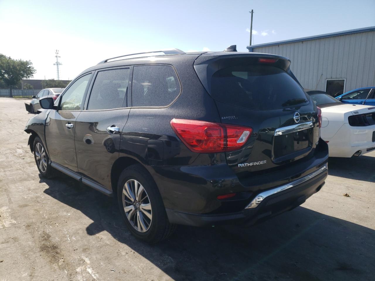 Photo 3 from auction – 2019 NISSAN PATHFINDER with VIN 5N1DR2MN4KC589799