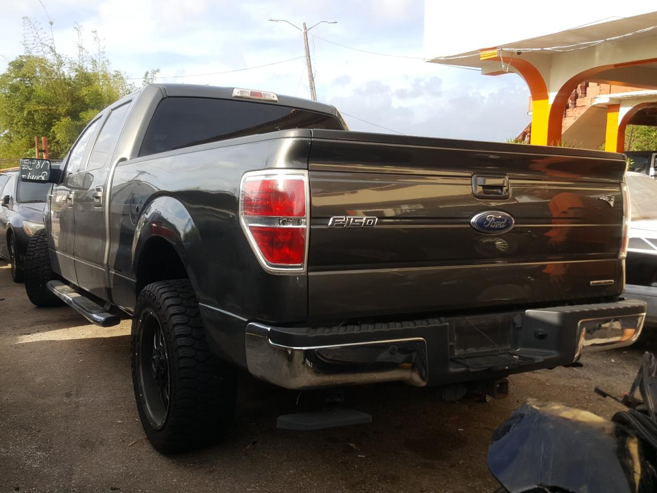 Photo 3 from auction – 2011 FORD F150 SUPER with VIN 1FTFW1CF5BFA81754