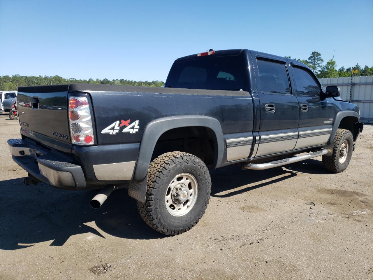 Photo 4 from auction – 2002 CHEVROLET SILVERADO with VIN 1GCHK23102F231817