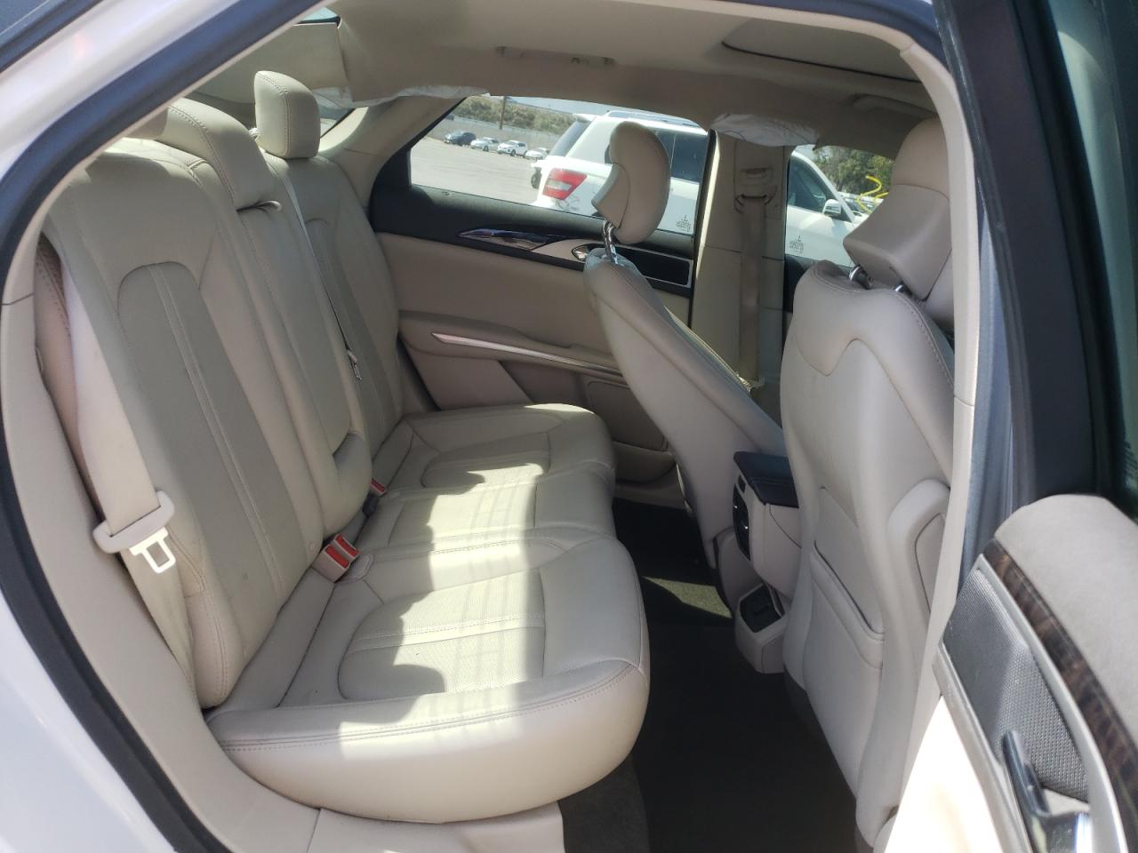 Photo 6 from auction – 2016 LINCOLN MKZ with VIN 3LN6L2GK3GR627768