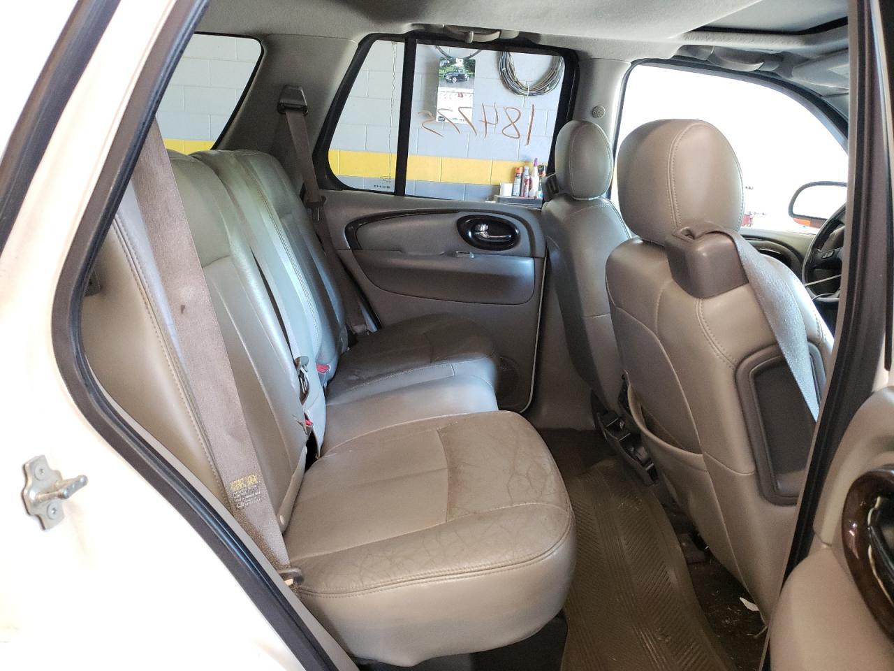 Photo 6 from auction – 2004 BUICK RAINIER CX with VIN 5GADT13S042370369