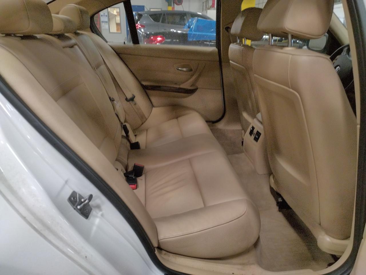 Photo 6 from auction – 2011 BMW 335 XI with VIN WBAPL5C54BA918841