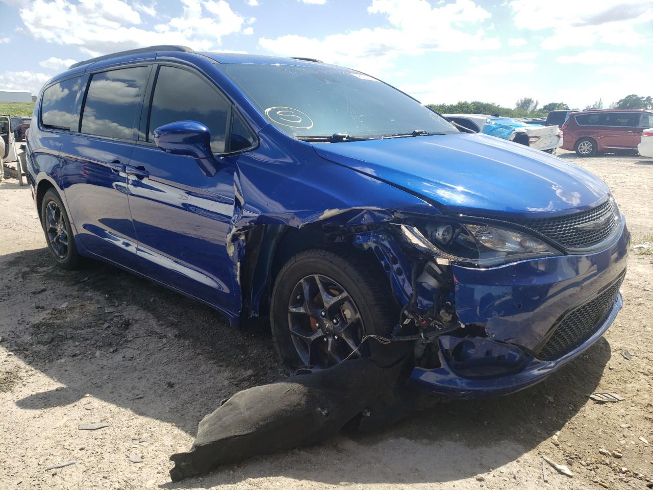 CHRYSLER PACIFICA T 2019 with VIN 2C4RC1EG6KR639941 - Photo from auction
