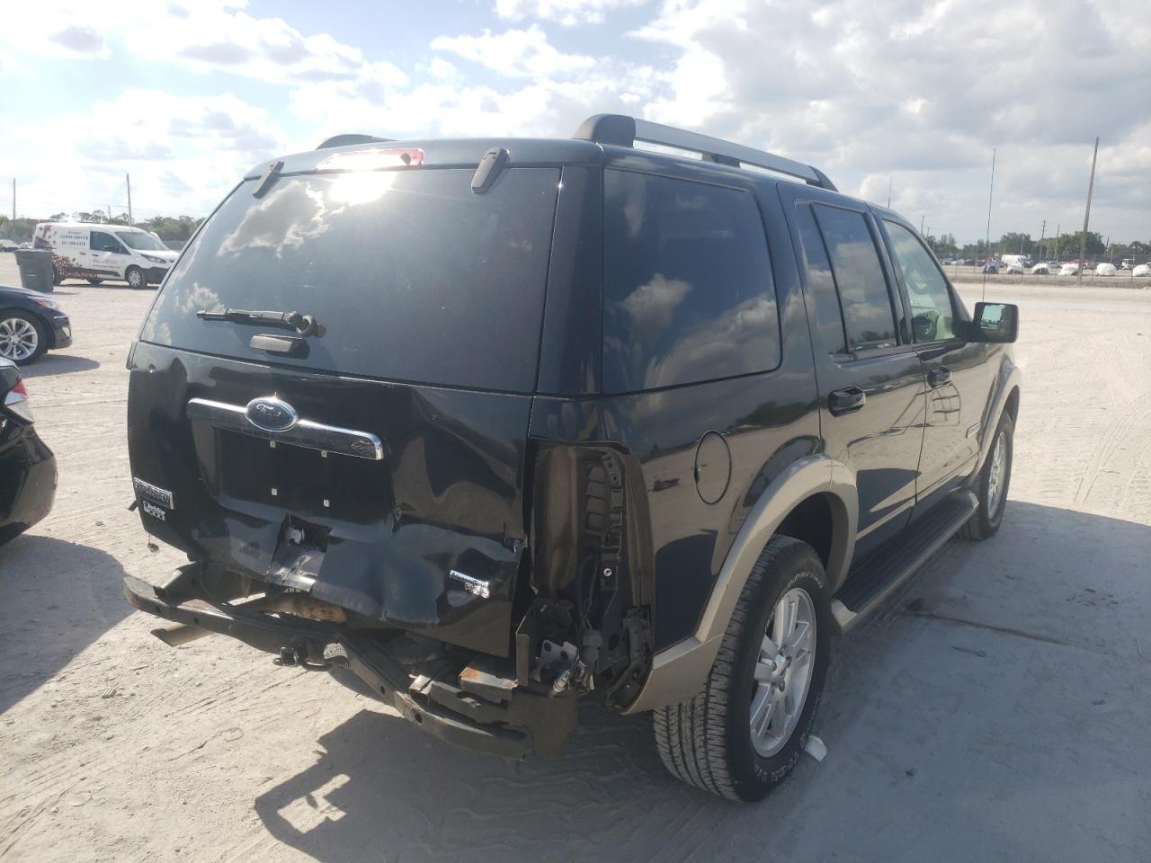 Photo 4 from auction – 2006 FORD EXPLORER E with VIN 1FMEU74E16UB29144