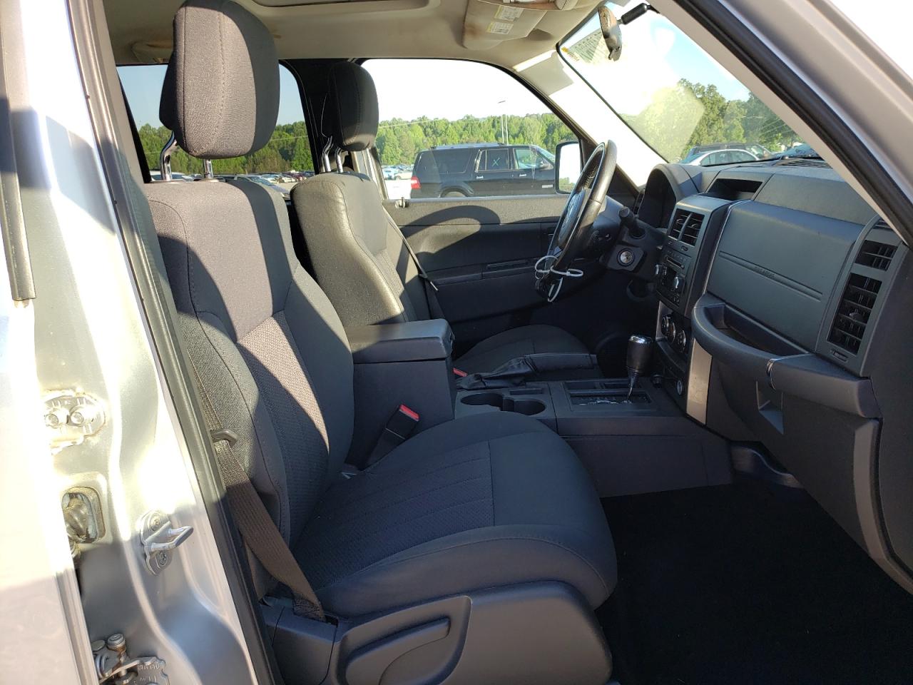 Photo 5 from auction – 2011 JEEP LIBERTY SP with VIN 1J4PP2GK2BW543261