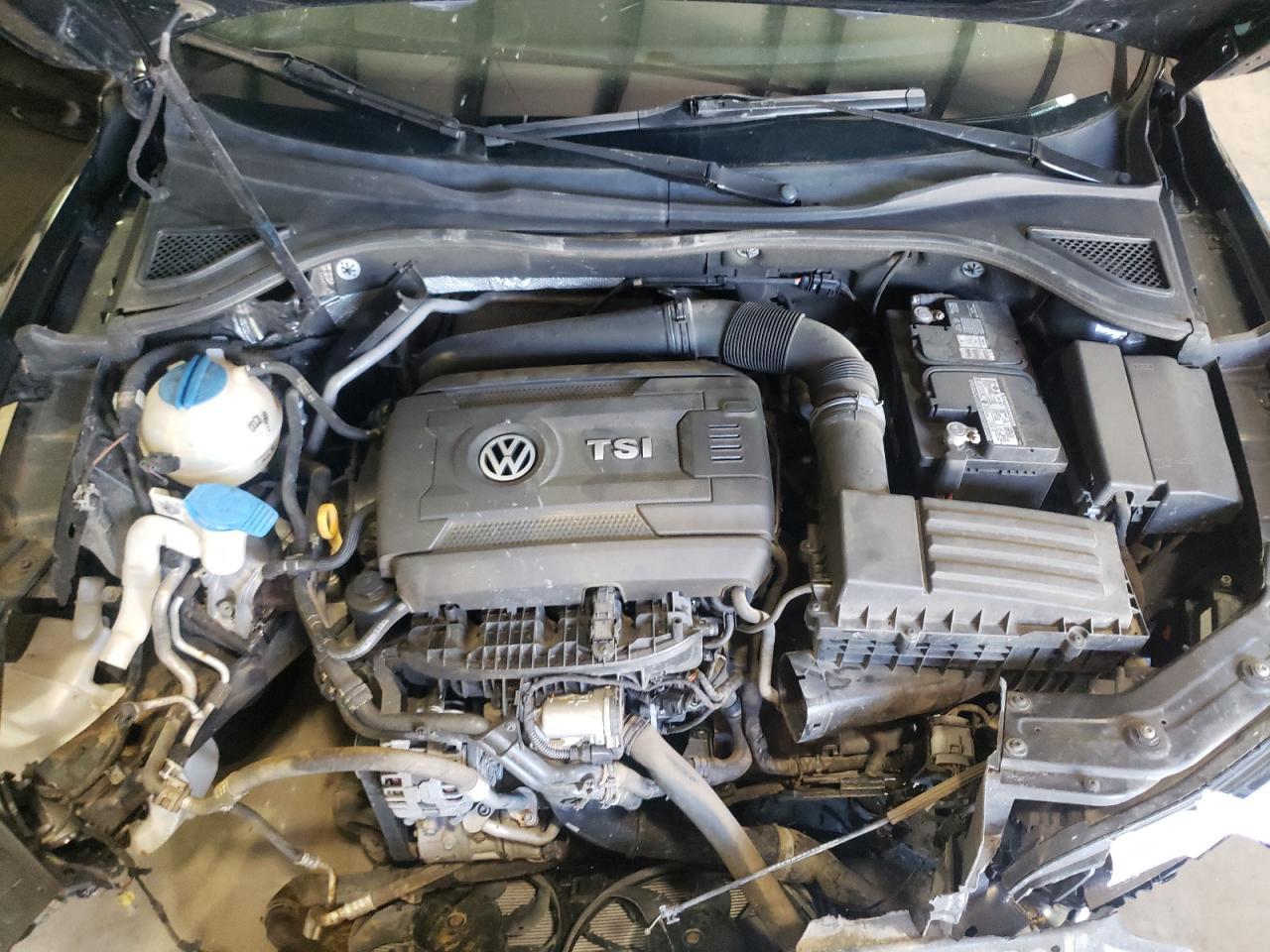Photo 7 from auction – 2015 VOLKSWAGEN PASSAT S with VIN 1VWAS7A38FC089675