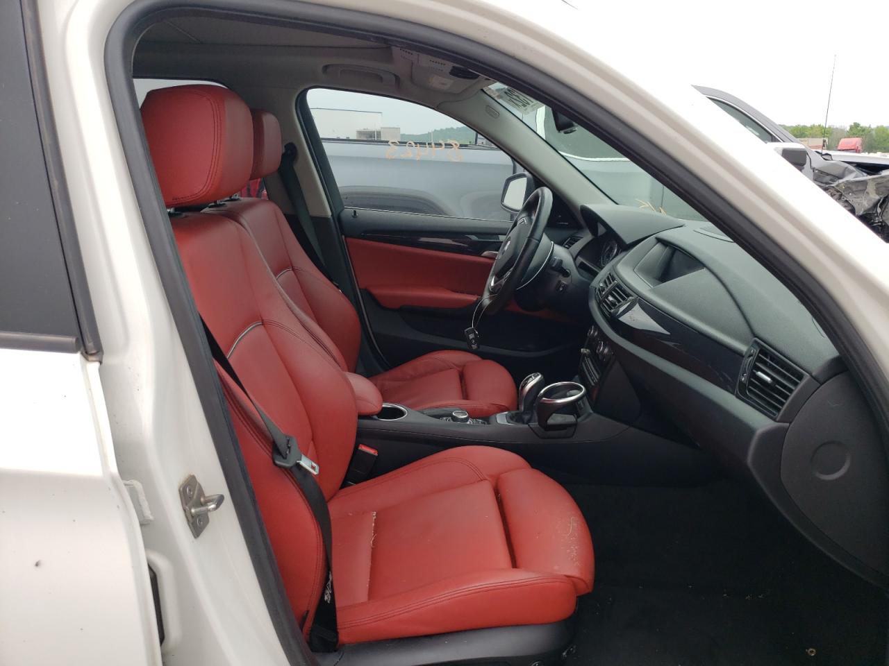 Photo 5 from auction – 2014 BMW X1 XDRIVE2 with VIN WBAVL1C58EVY15998