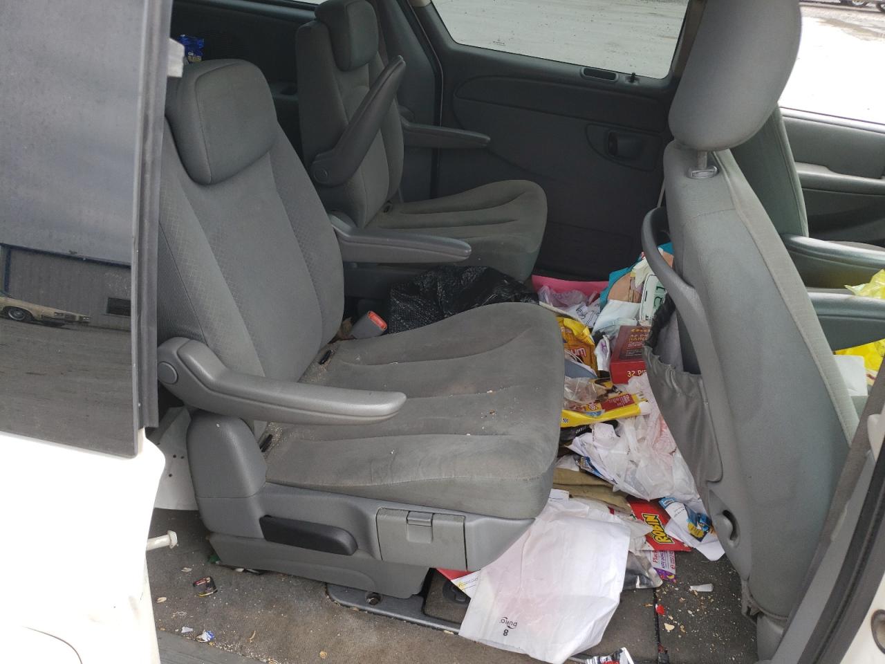 Photo 6 from auction – 2007 DODGE GRAND CARA with VIN 2D4GP44L37R339067