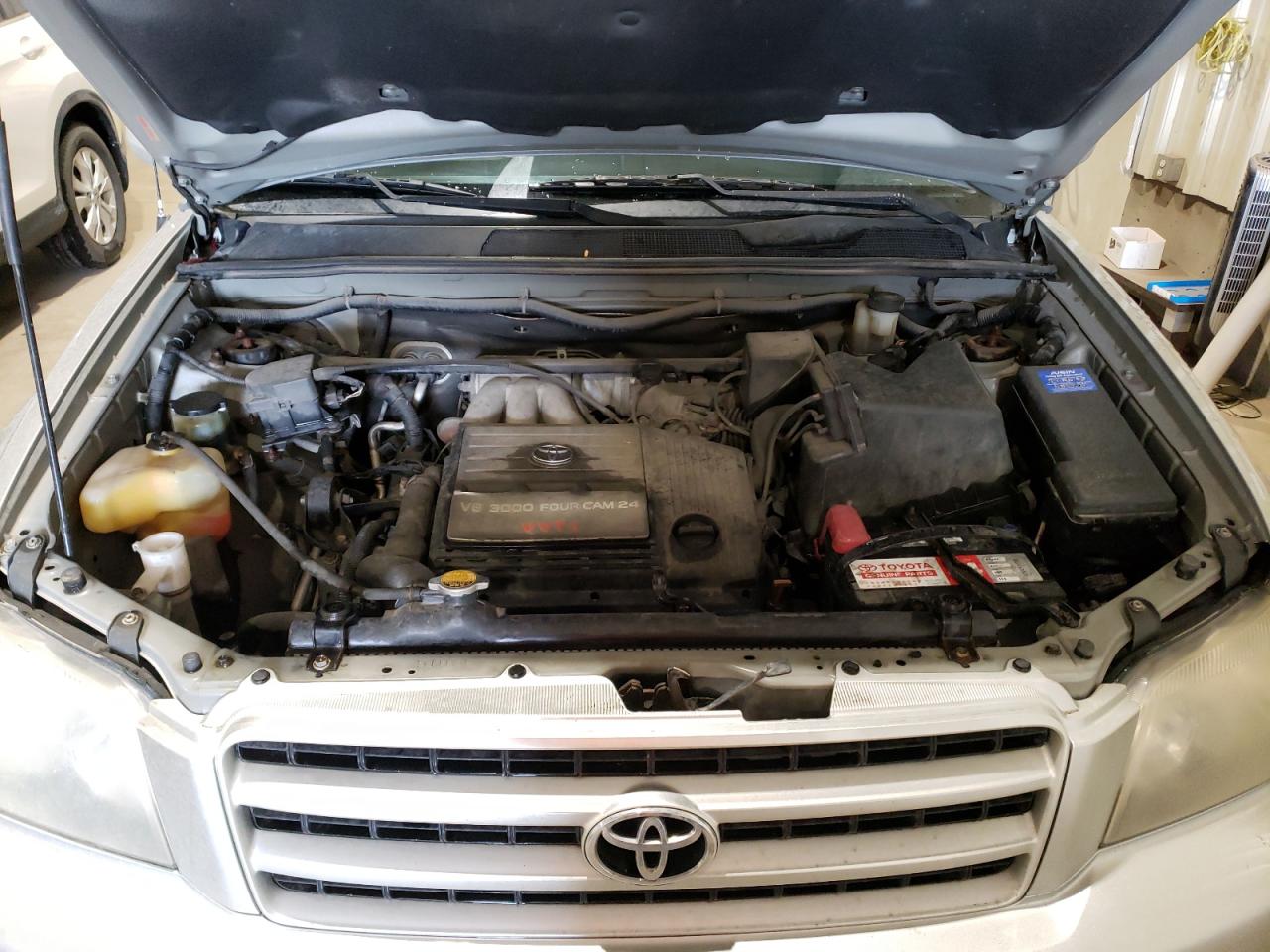 Photo 7 from auction – 2003 TOYOTA HIGHLANDER with VIN JTEHF21A330102977