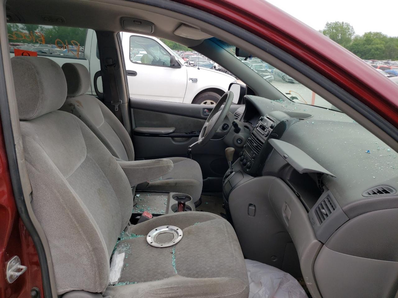 Photo 5 from auction – 2005 TOYOTA SIENNA CE with VIN 5TDZA23C95S325045