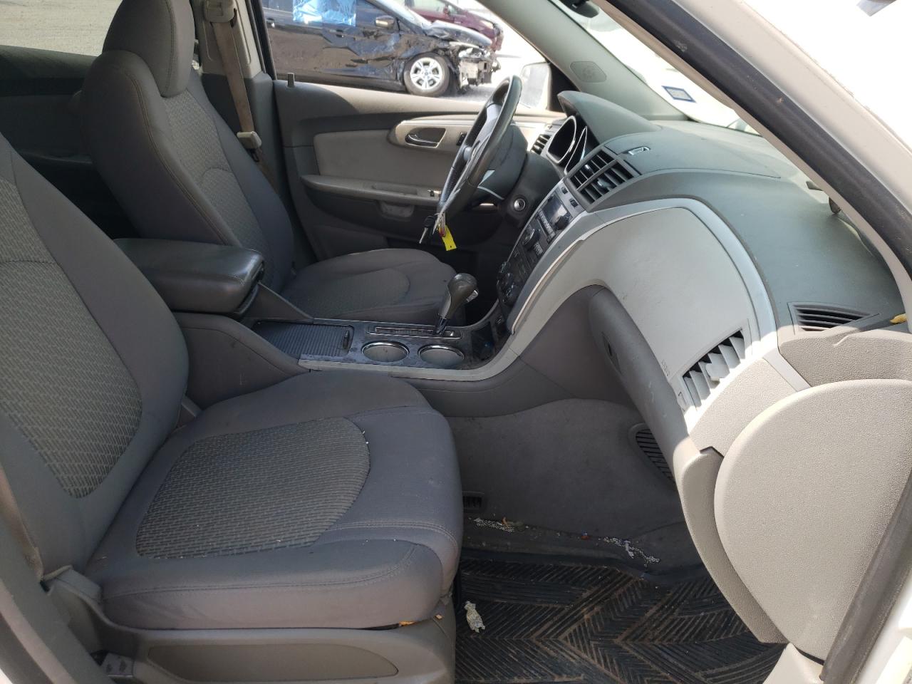 Photo 5 from auction – 2012 CHEVROLET TRAVERSE L with VIN 1GNKRGED3CJ122067