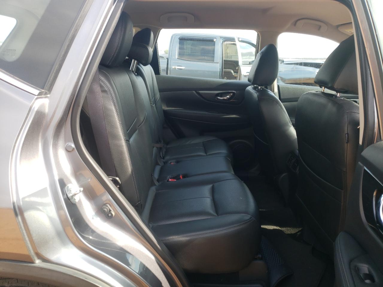 Photo 6 from auction – 2018 NISSAN ROGUE S with VIN KNMAT2MT6JP557547