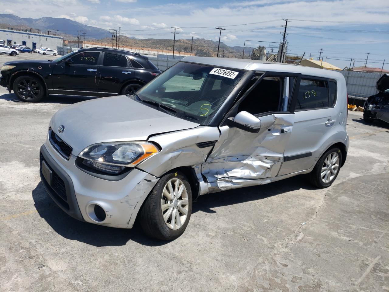 Photo 2 from auction – 2013 KIA SOUL + with VIN KNDJT2A63D7568895