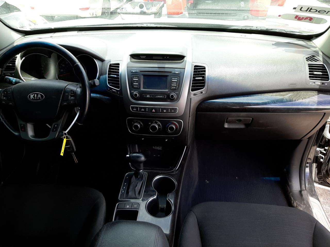 Photo 9 from auction – 2014 KIA SORENTO LX with VIN 5XYKTCA69EG531669