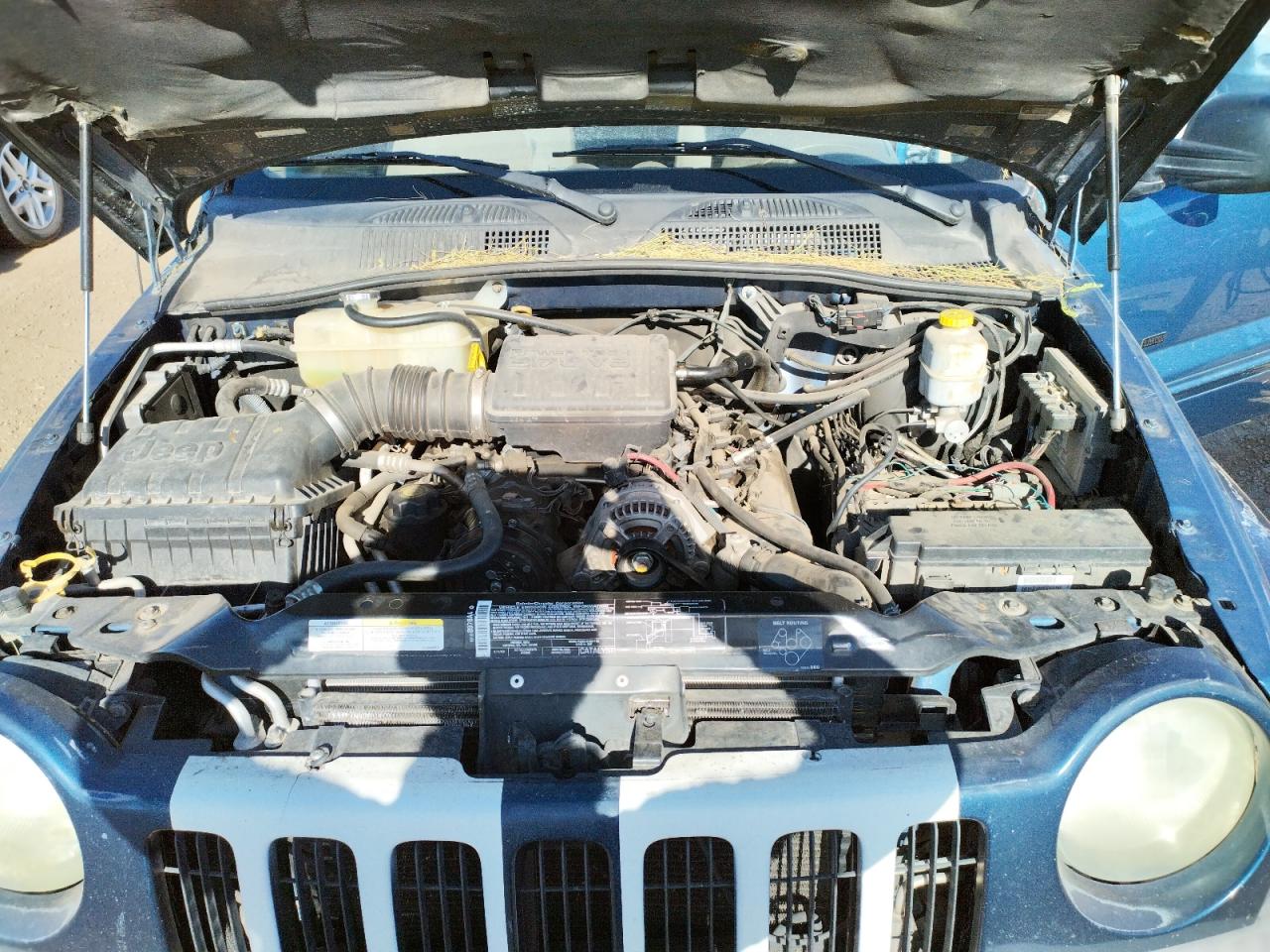 Photo 7 from auction – 2003 JEEP LIBERTY LI with VIN 1J8GL58K33W669205