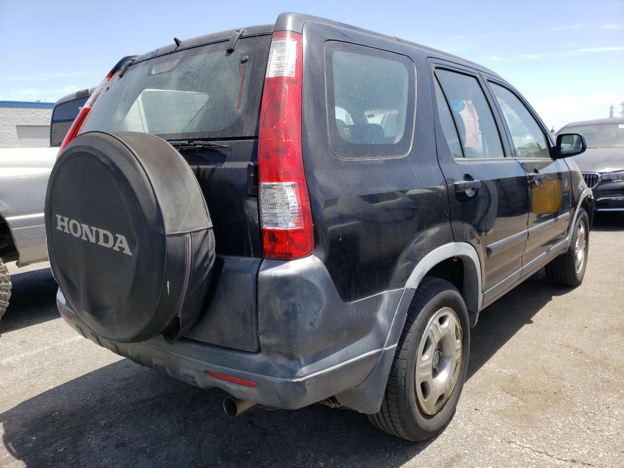 Photo 4 from auction – 2005 HONDA CR-V LX with VIN JHLRD68575C010855