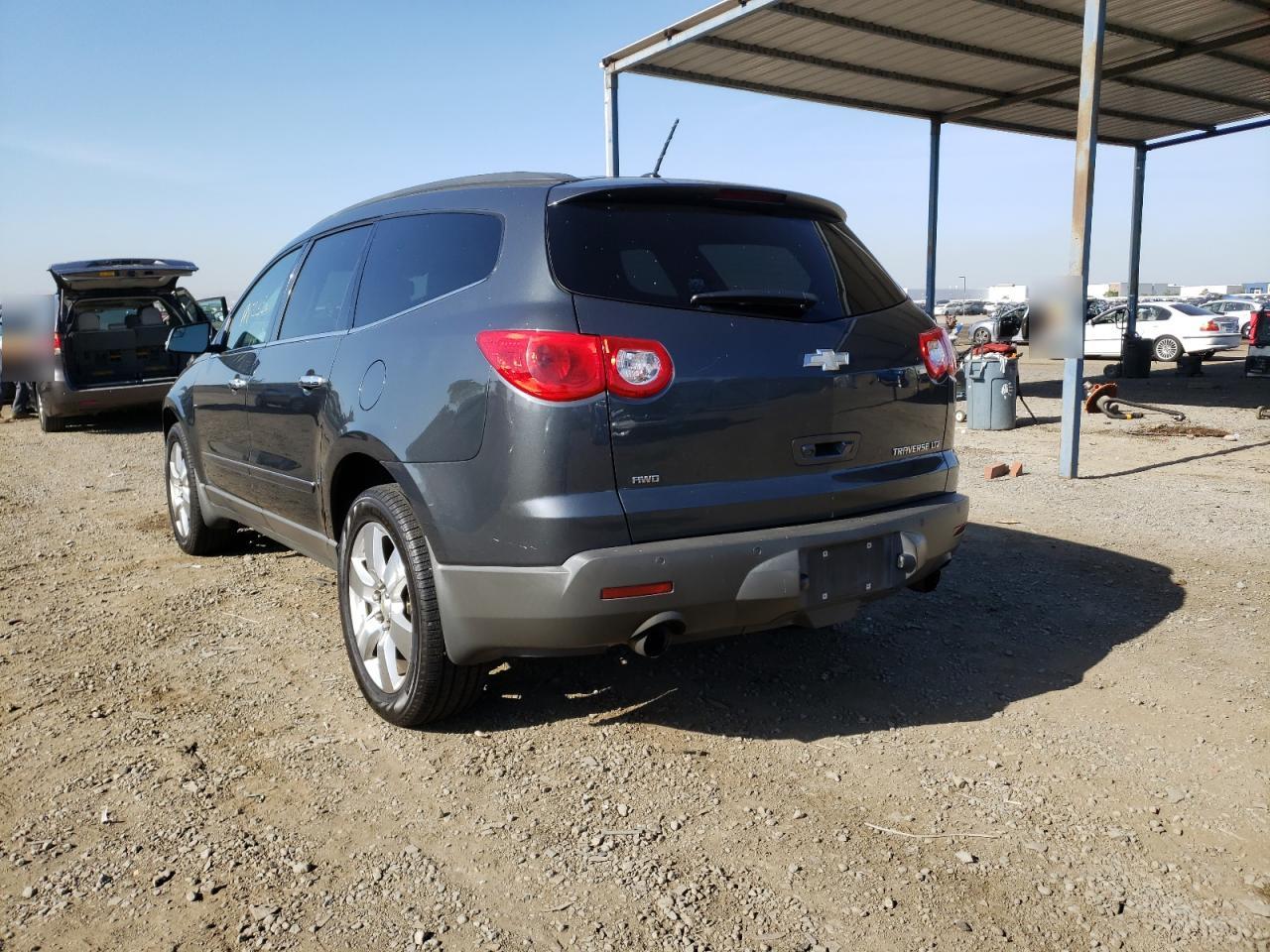 Photo 3 from auction – 2011 CHEVROLET TRAVERSE L with VIN 1GNKVLED7BJ117554