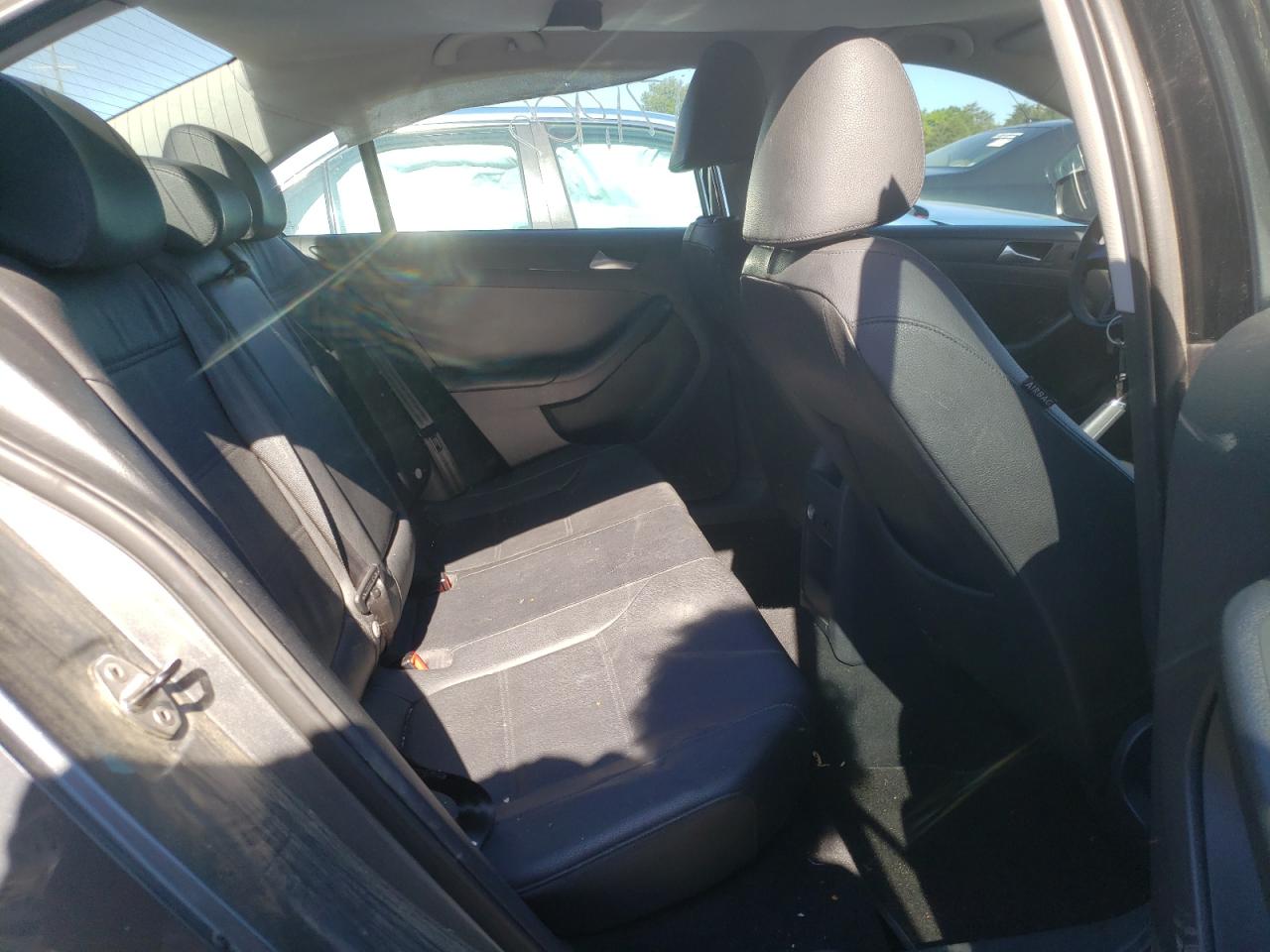 Photo 6 from auction – 2012 VOLKSWAGEN JETTA SE with VIN 3VWDP7AJ7CM086127
