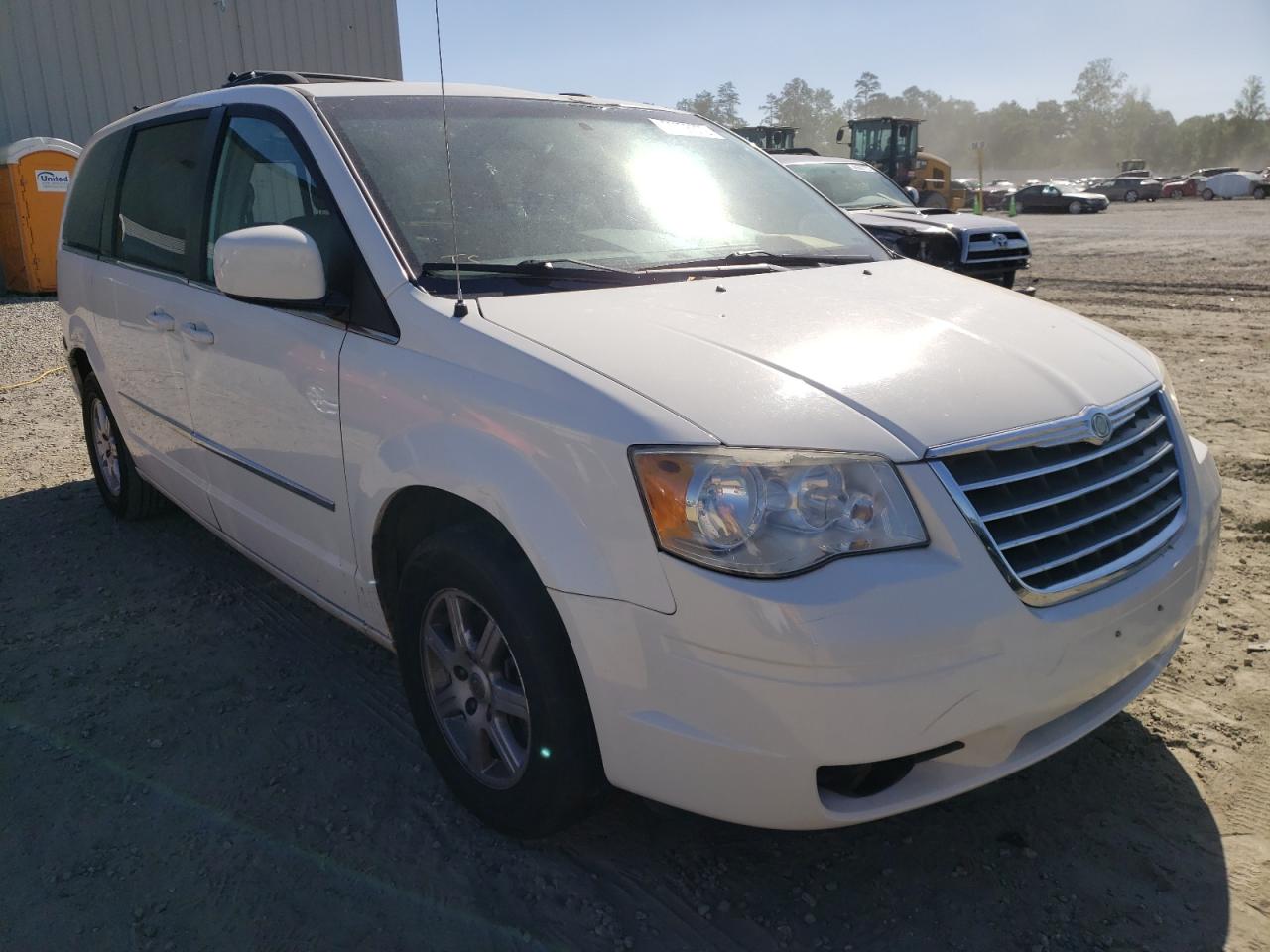 CHRYSLER TOWN & COU 2010 with VIN 2A4RR5D10AR451203 - Photo from auction