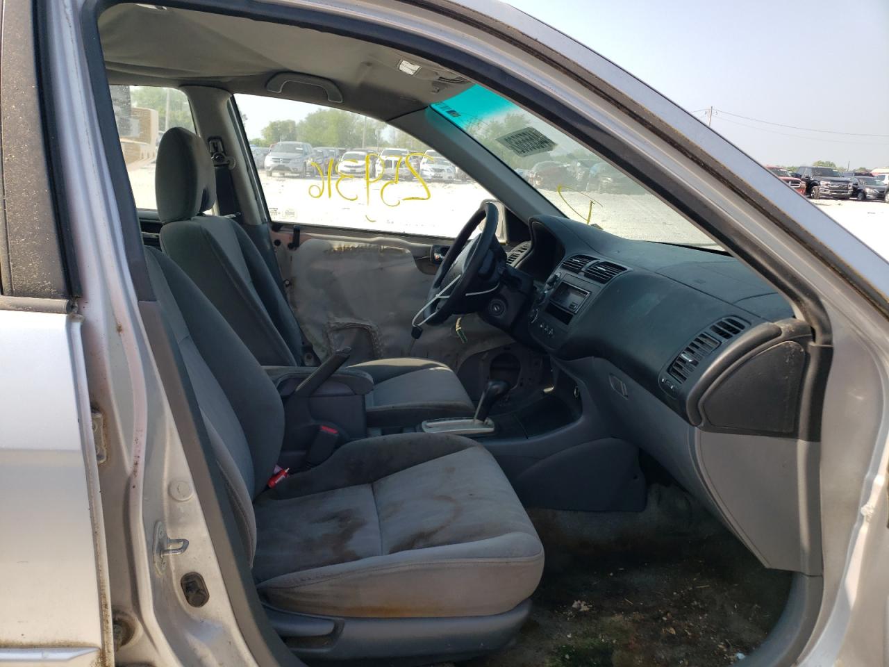 Photo 5 from auction – 2003 HONDA CIVIC LX with VIN 2HGES16563H627344