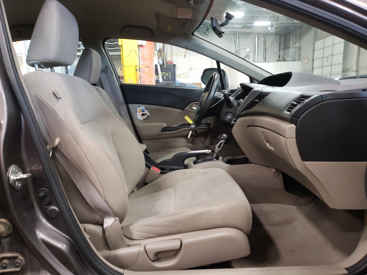 Photo 5 from auction – 2012 HONDA CIVIC LX with VIN 19XFB2F58CE106520