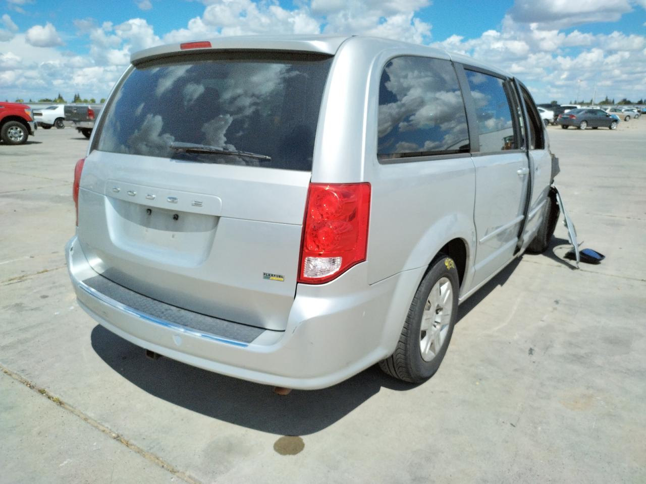 Photo 4 from auction – 2011 DODGE GRAND CARA with VIN 2D4RN4DG9BR764156