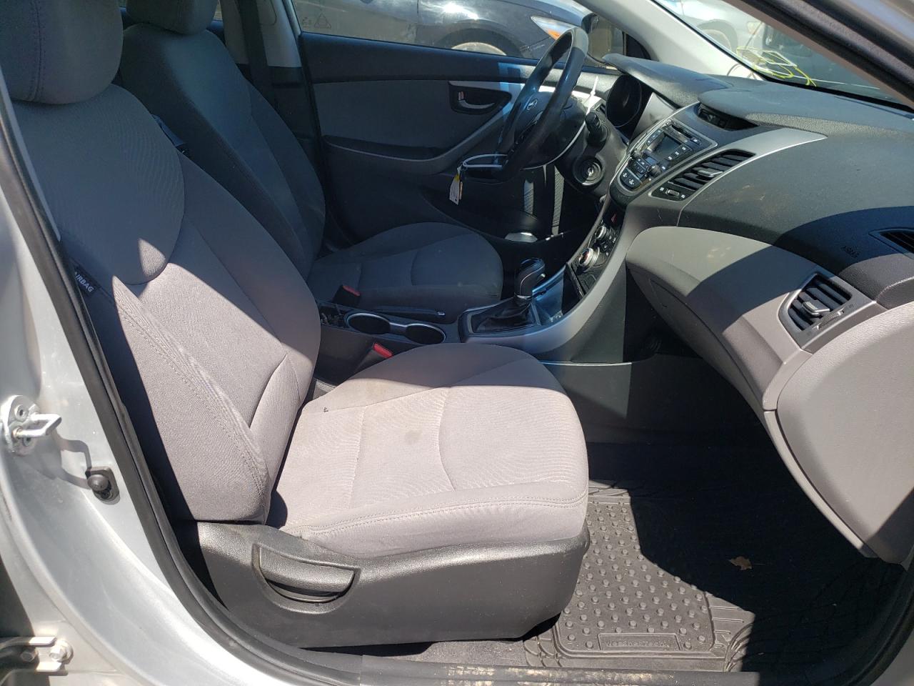 Photo 5 from auction – 2014 HYUNDAI ELANTRA SE with VIN 5NPDH4AE2EH456331